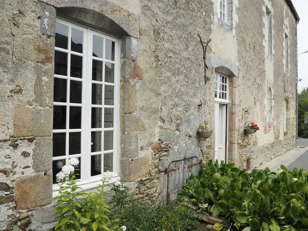 Les Grands-Aulnais Bed & Breakfast Cossé-le-Vivien Eksteriør bilde